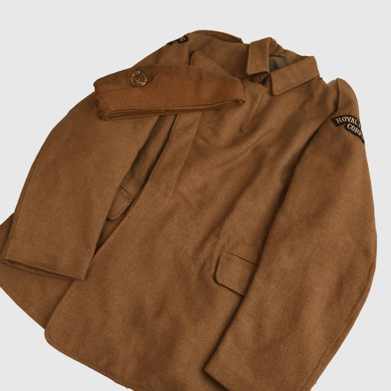 BRITISH WWI ROYAL FLYING CORPS ENLISTED RANKS TUNIC AND OVERSEAS CAP.