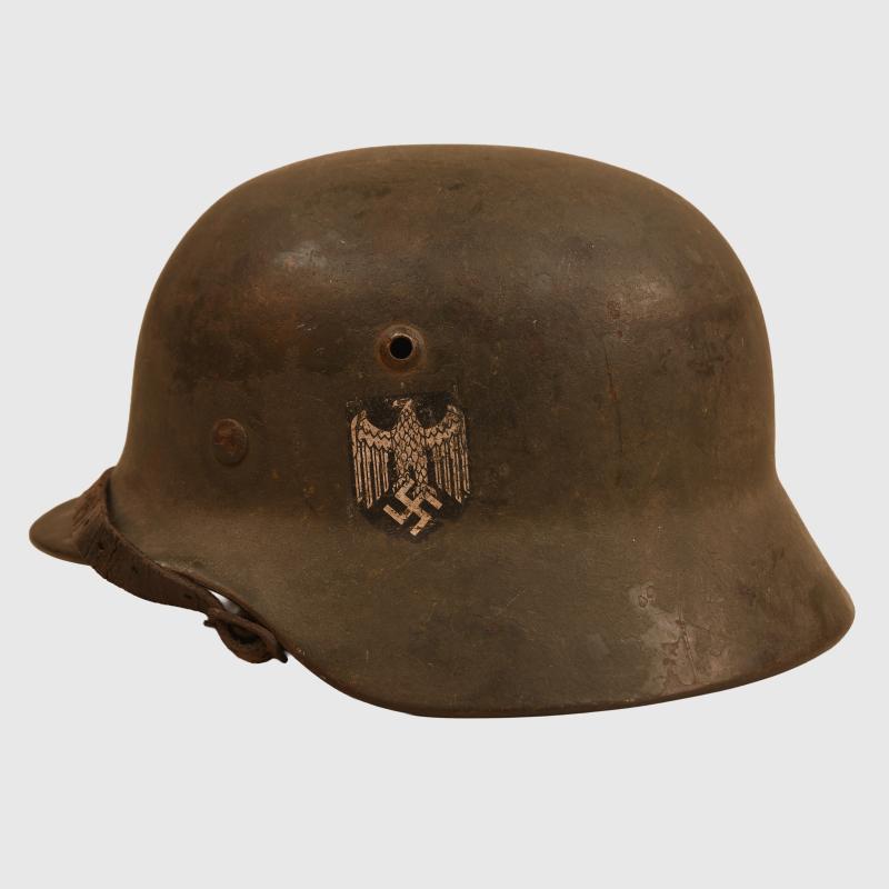 GERMAN M.35 DOUBLE DECAL COMBAT HELMET.