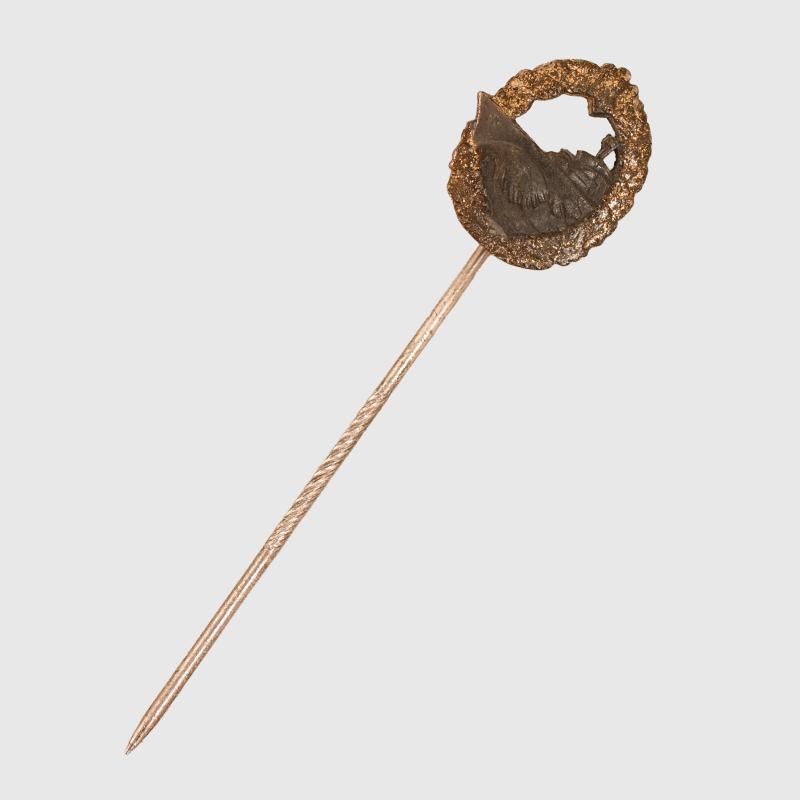 GERMAN WWII KRIEGSMARINE DESTROYER BADGE, MINIATURE.