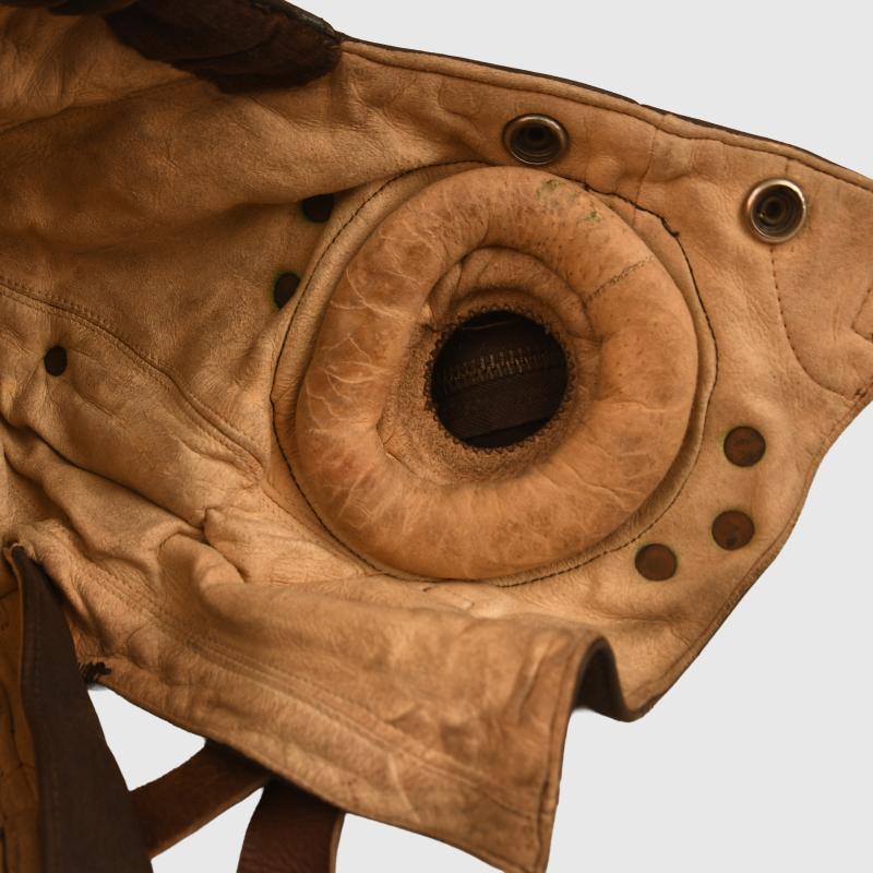 BRITISH WWII RAF B TYPE FLYING HELMET.