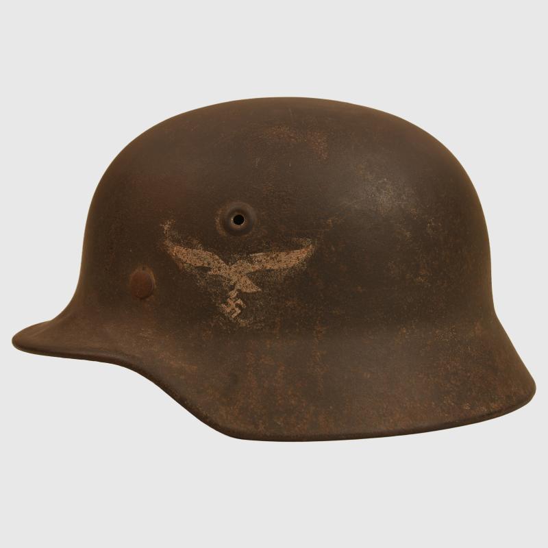 GERMAN WWII LUFTWAFFE M40 EX CAMOUFLAGE COMBAT HELMET.