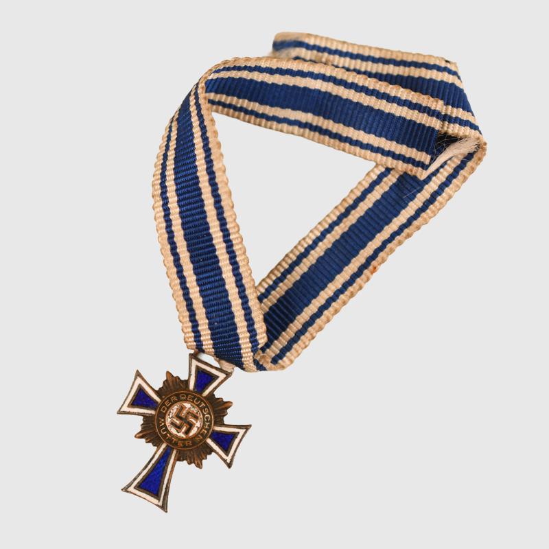 GERMAN WWII MOTHERS CROSS MINIATURE IN BRONZE.