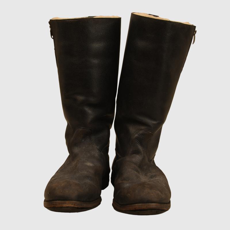 BRITISH WWII WARTIME FLYING BOOTS.