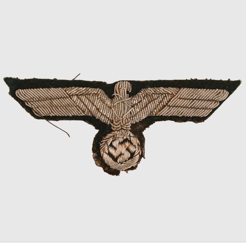GERMAN WWII ARMY OFFICERS BREAST EAGLE.