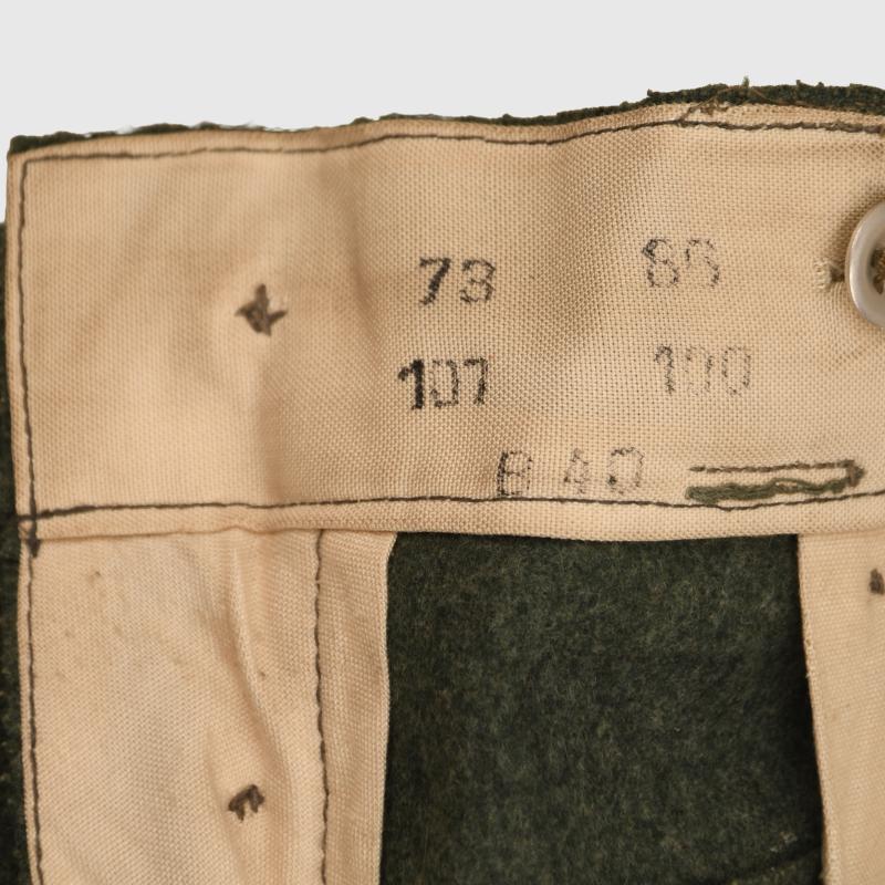 GERMAN WWII CAVALRY TROOPERS BREECHES.