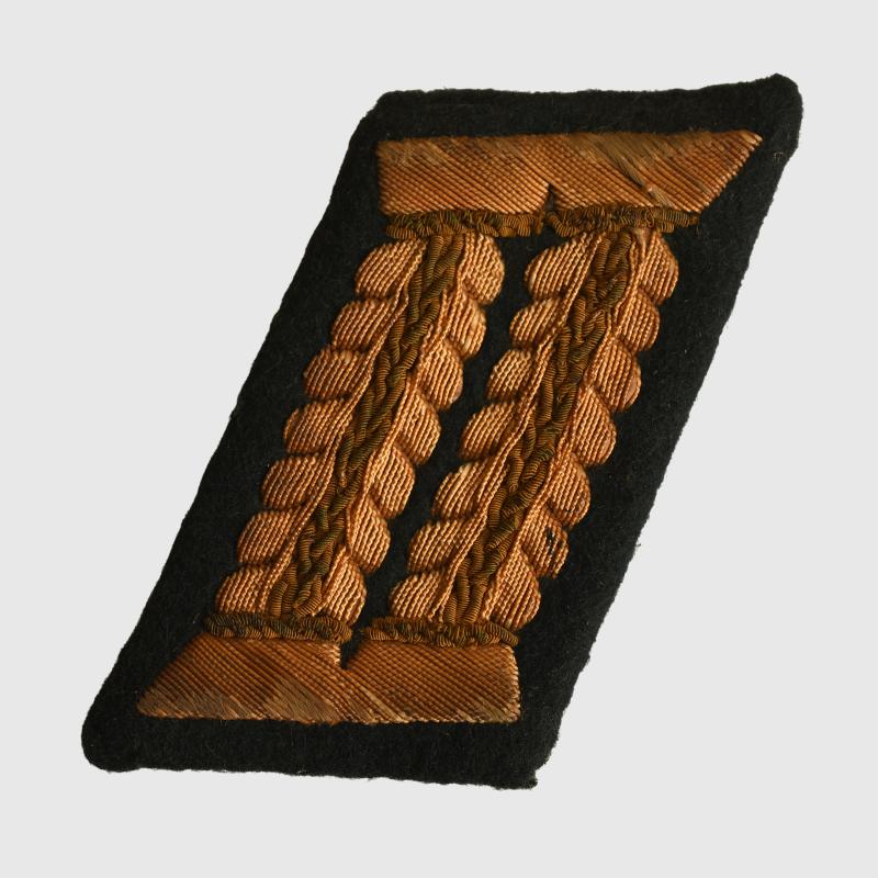 GERMAN WWII ADMINISTRATION OFFICIAL'S COLLAR PATCH.