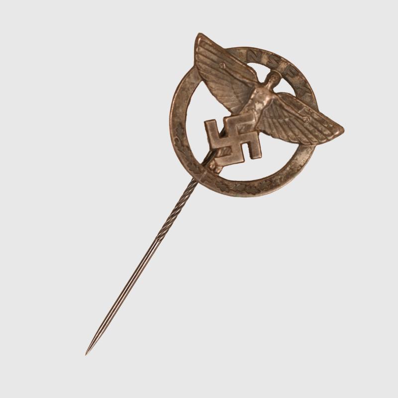 GERMAN WWII NSFK MEMBERSHIP PIN.