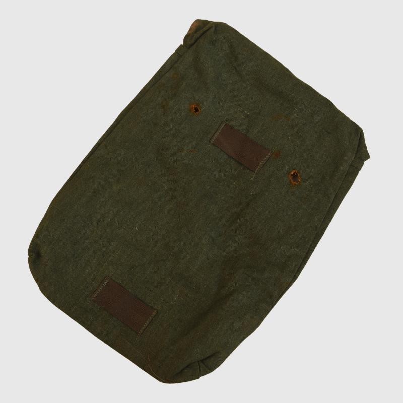 GERMAN WWII GAS CAPE BAG.