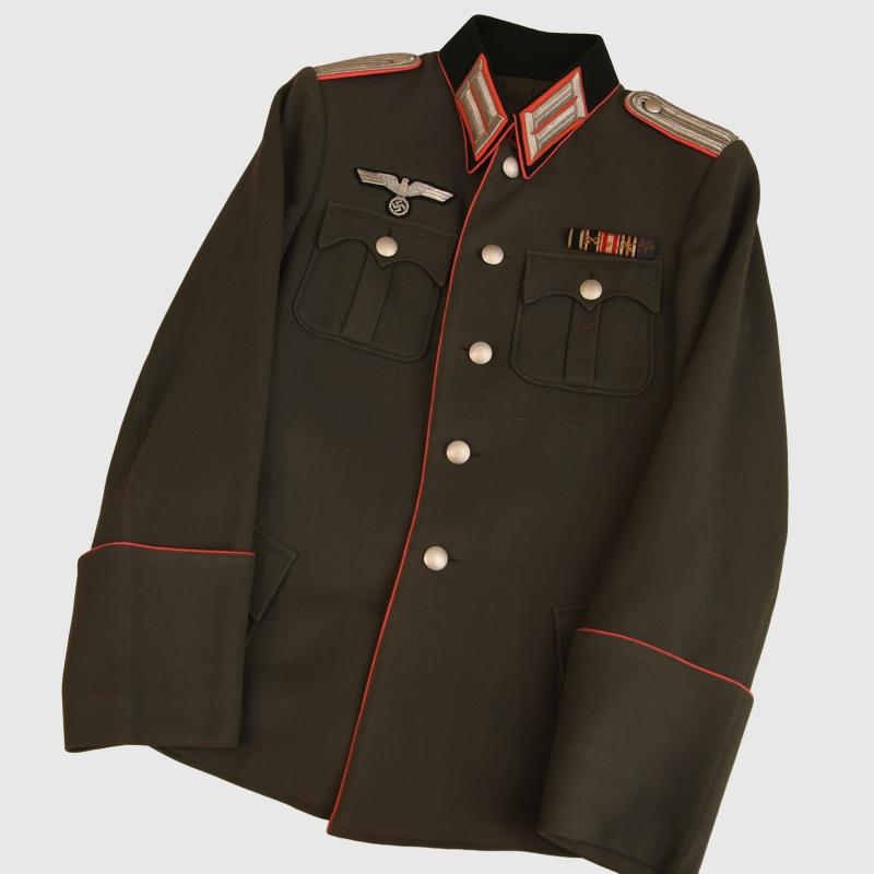 GERMAN WWII ARMY PANZER LEUTNANTS PIPED FIELD SERVICE TUNIC.