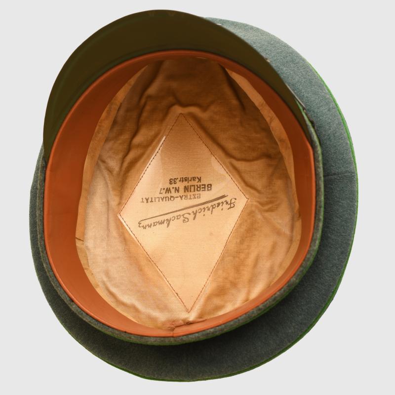 GERMAN WWII LPG GENERAL GOERING ENLISTED MANS OR NCO VISOR CAP.