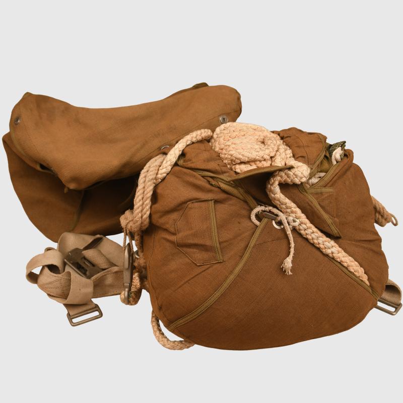 GERMAN WWII LUFTWWAFFE RZ20 PARATROOPERS PARACHUTE.