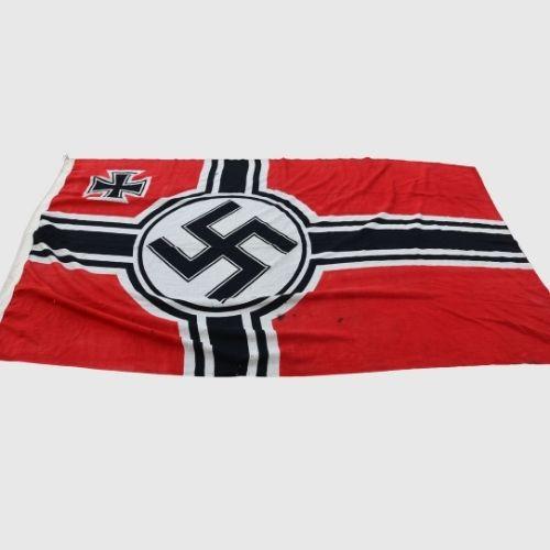 GERMAN WWII KRIEGSMARINE BATTLE FLAG.