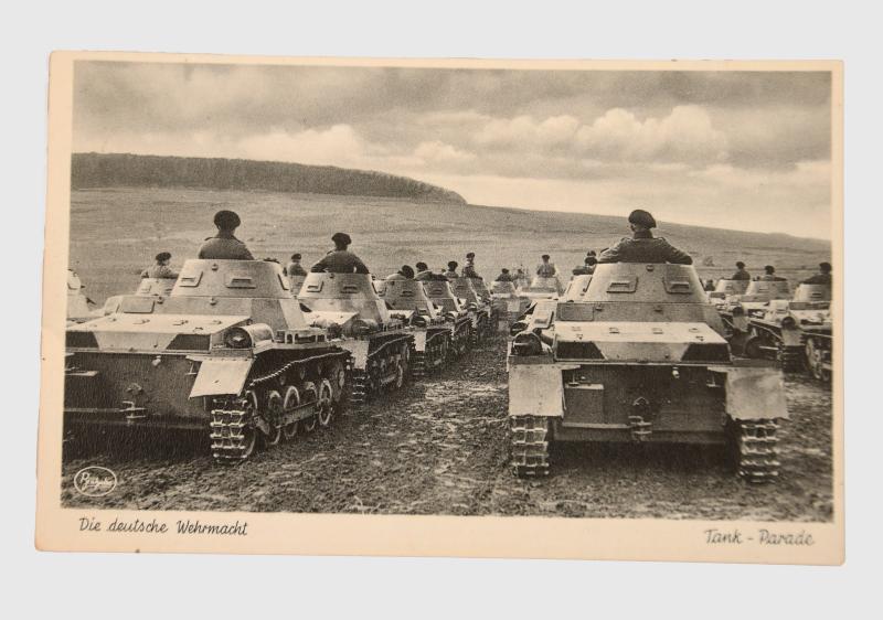 GERMAN WWII PERIOD BLACK AND WHITE PHOTO POSTCARD.