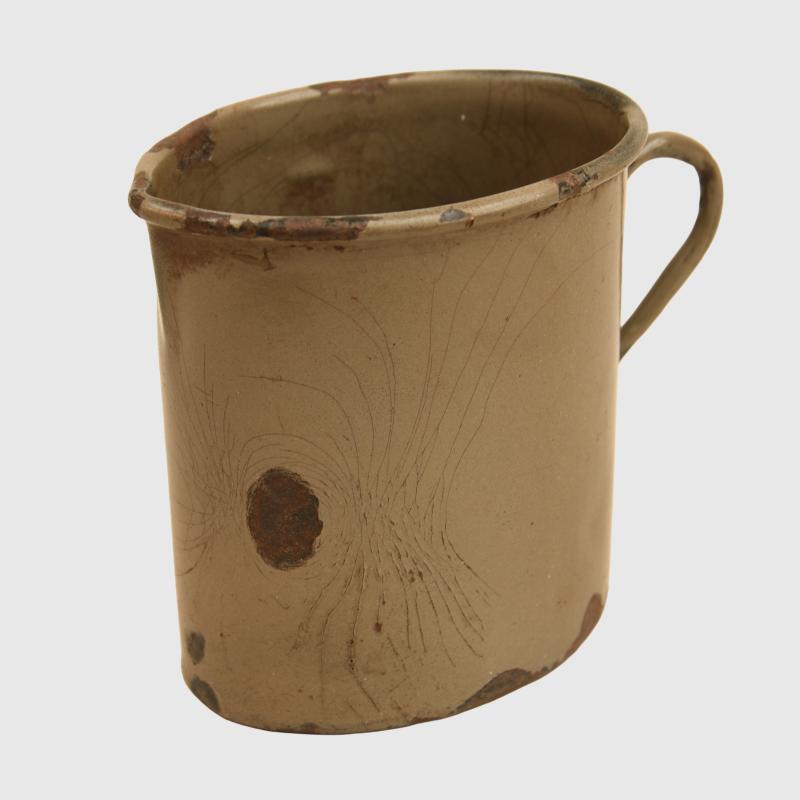 GERMAN WWI SOLDIERS DRINKING MUG .