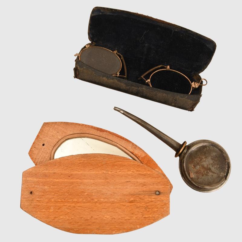 FRENCH WWI GROUPING OF SOLDIERS PERSONAL ITEMS.