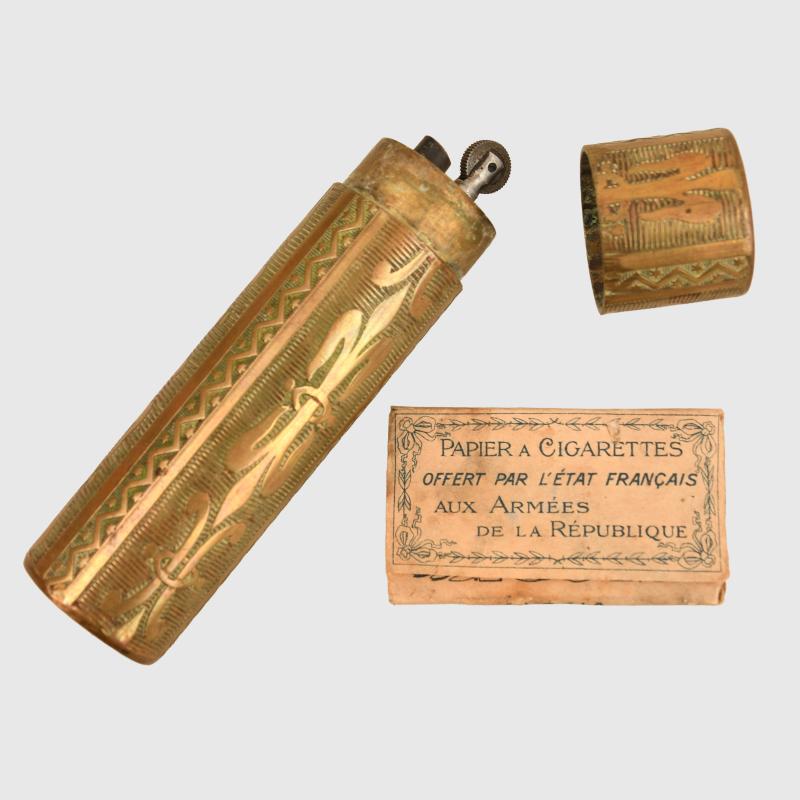 FRENCH WWI GROUPING OF SOLDIERS PERSONAL ITEMS.