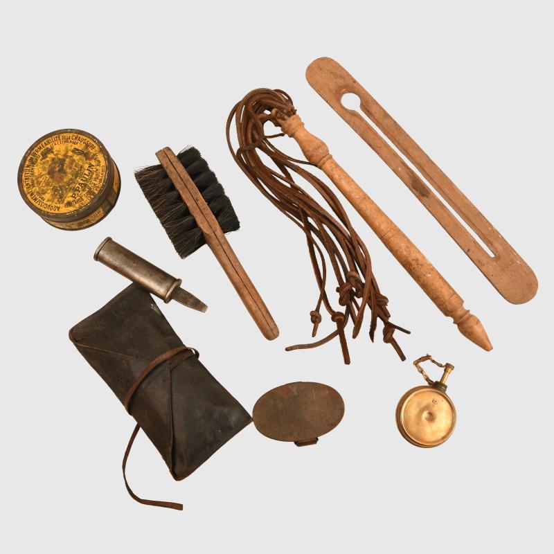 FRENCH WWI SOLDIERS PERSONAL ITEMS.