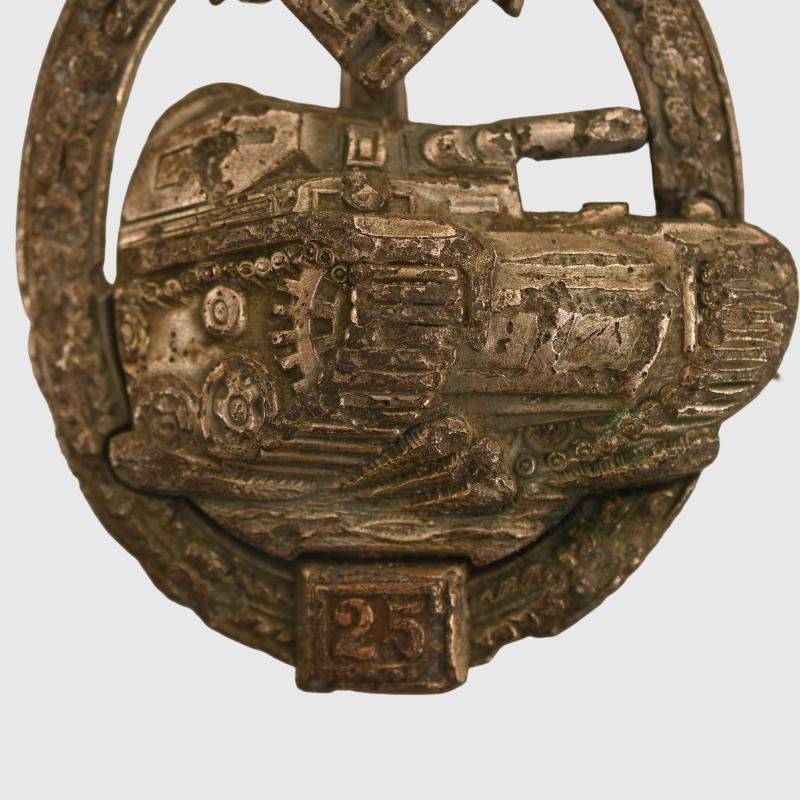 GERMAN WWII 25 TANK ASSAULT BADGE, DUG VERSION BY JFS.
