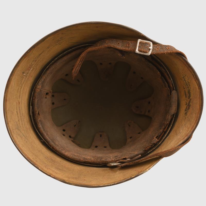 GERMAN WWII A MAGNIFICENT TROPICAL M.35 COMBAT HELMET.