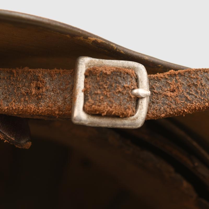 GERMAN WWII A MAGNIFICENT TROPICAL M.35 COMBAT HELMET.