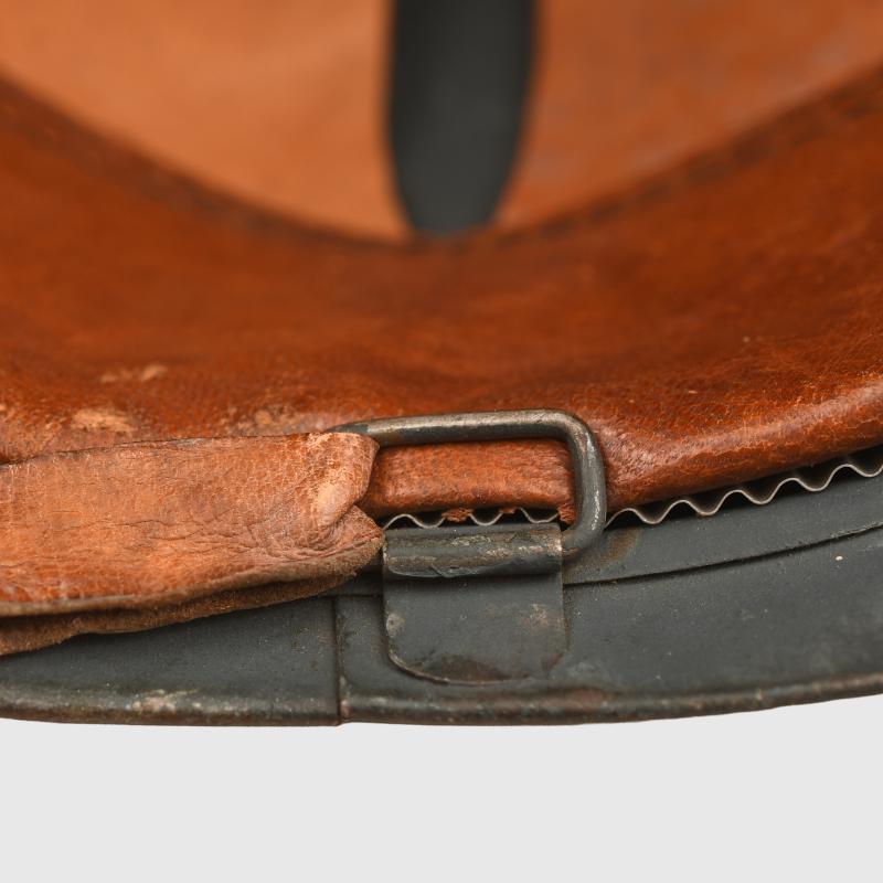 FRENCH WWI ADRIAN INFANTRY HELMET.