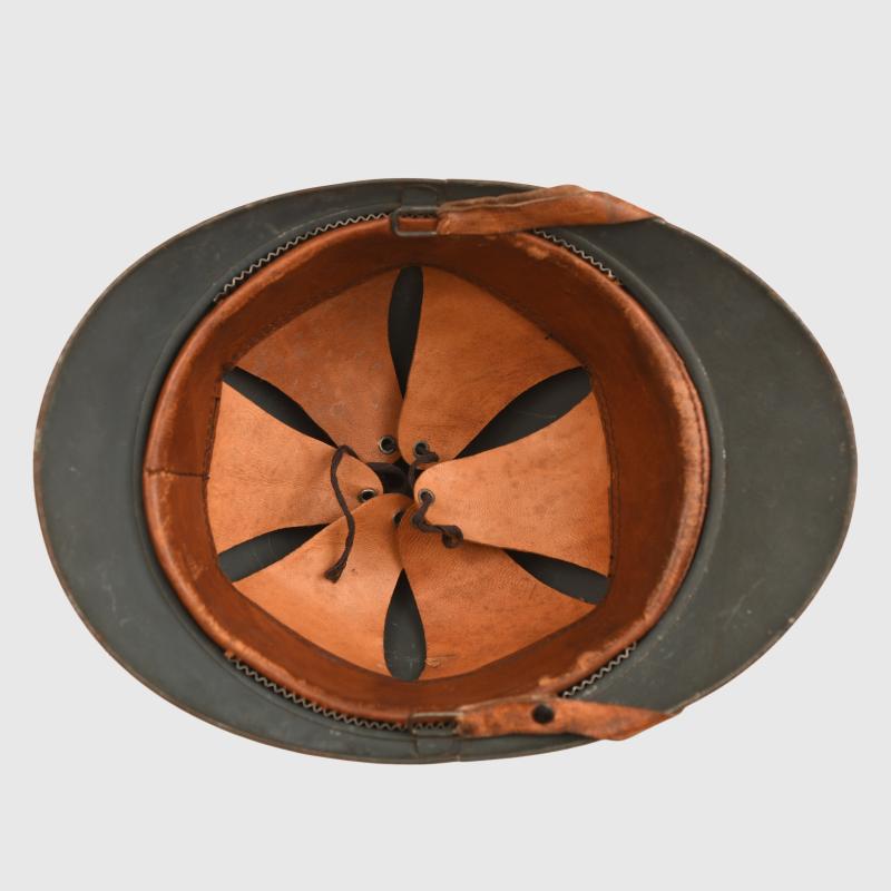 FRENCH WWI ADRIAN INFANTRY HELMET.