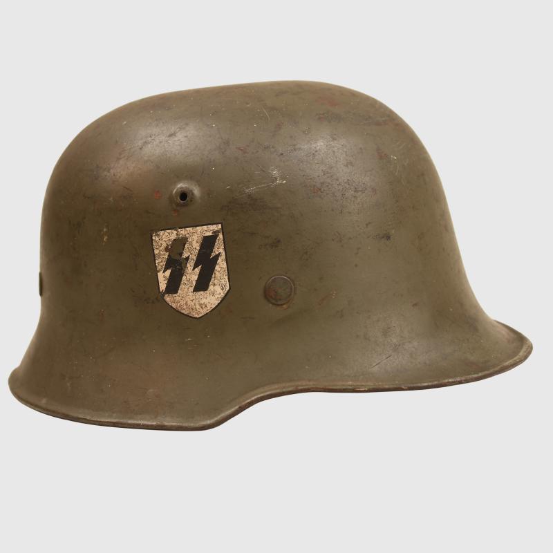 GERMAN WWII SS/SD MEDIUM DUTY COMBAT HELMET.