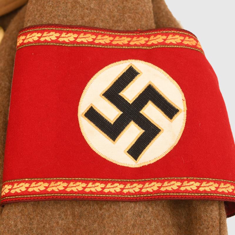 GERMAN WWII NSDAP OBER-GEMEINSCHAFTSLEITER (SENIOR COMMUNITY LEADER) GAU LEVEL OVERCOAT.