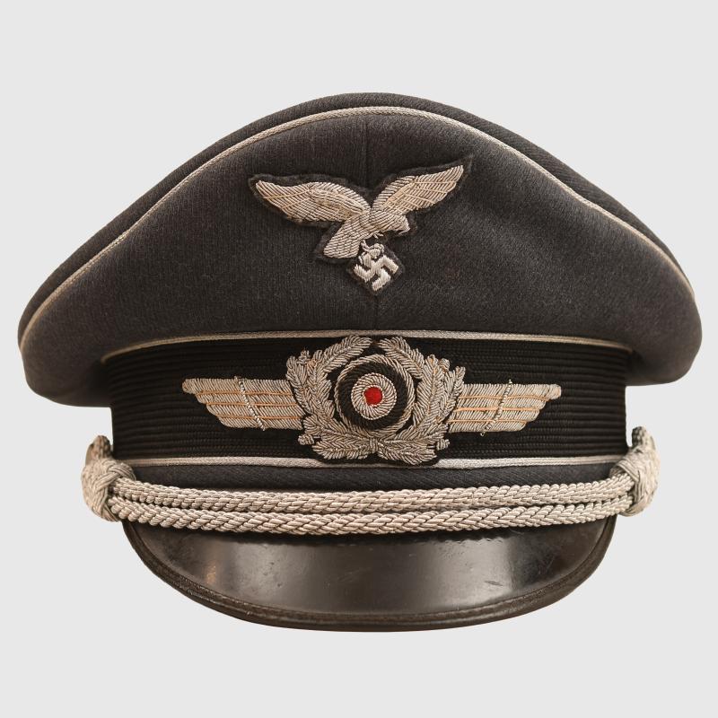 GERMAN WWII LUFTWAFFE OFFICERS VISOR CAP.