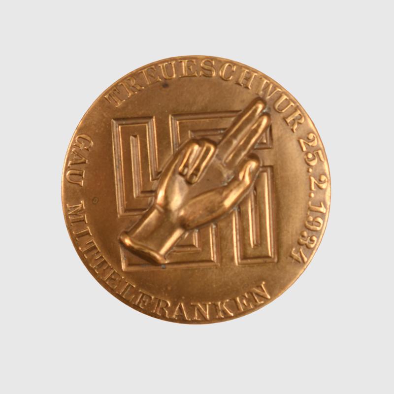 GERMAN WWII GAU MITTELFRANKEN BADGE IN BRONZE.