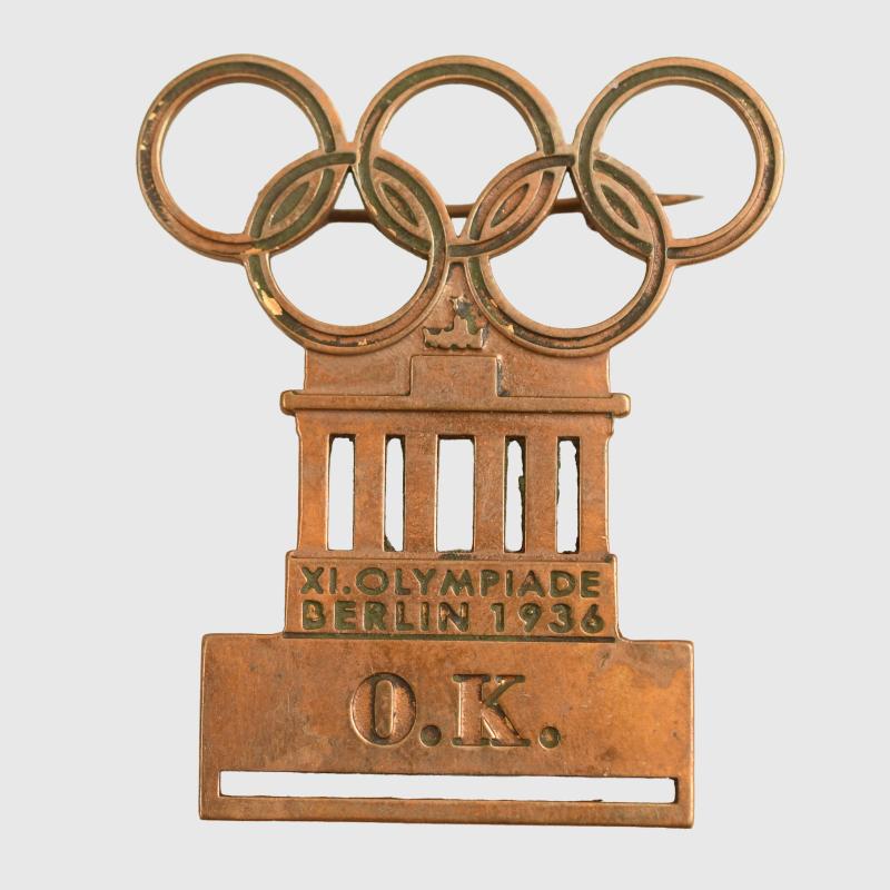 GERMAN WWII OLYMPICS VISITOR OR PARTICIPANTS BADGE.