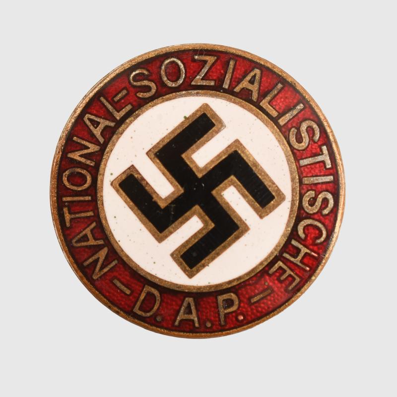 GERMAN WWII NSDAP PARTY BADGE.