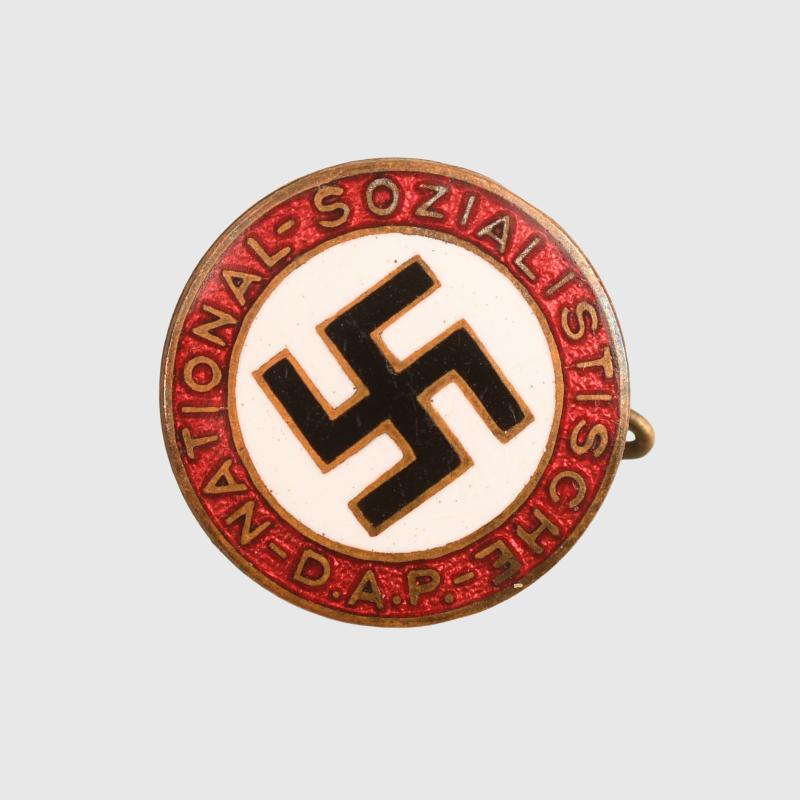 GERMAN WWII 18MM SIZE PARTY BADGE.