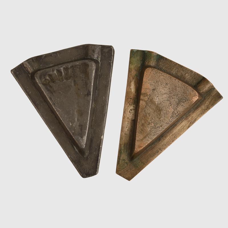 GERMAN WWII BATTLE OF THE RIVER PLATE SOUVENIR ASHTRAYS.