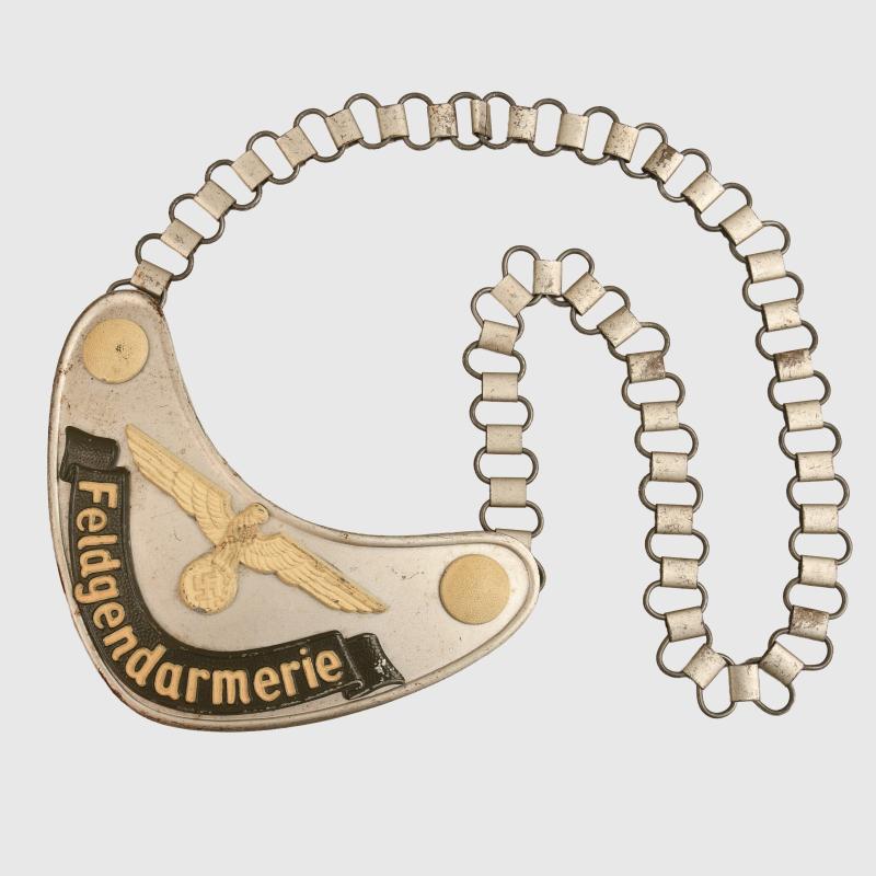 GERMAN WWII FELDGENDARMERIE GORGET.