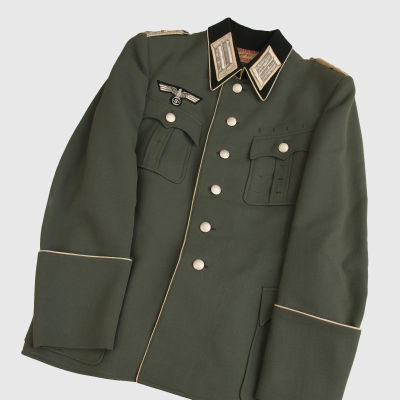 GERMAN WWII ARMY INFANTRY MAJOR’S PIPED FIELD SERVICE TUNIC.