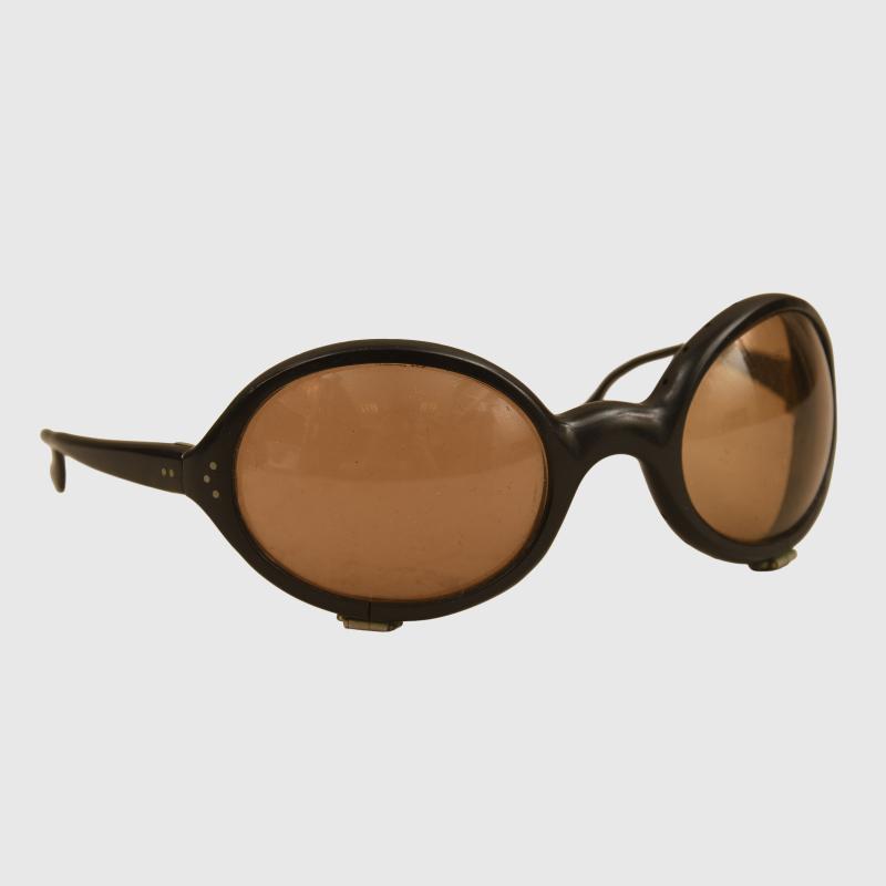 GERMAN WWII 1ST MODEL SHATTERPROOF FLYING GOGGLES.