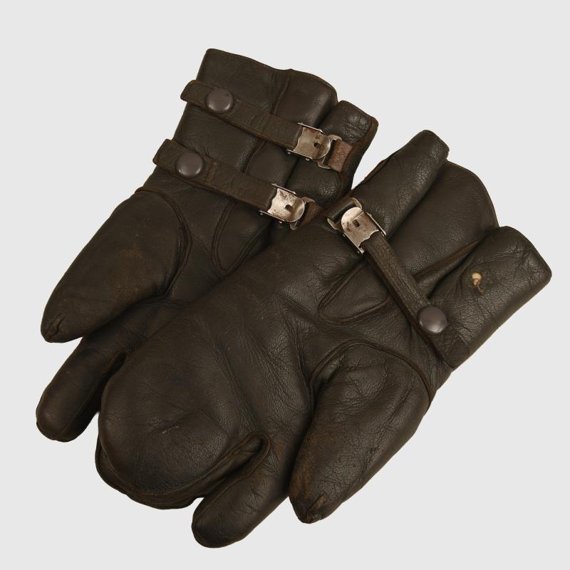 GERMAN WWII LUFTWAFFE FLYING GAUNTLETS.