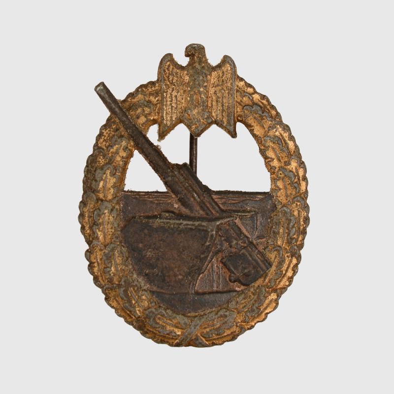 GERMAN WWII KRIEGSMARINE COASTAL ARTILLERY BADGE.