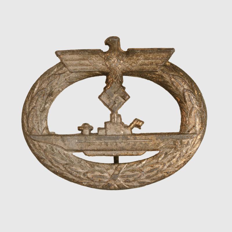 GERMAN WWII KRIEGSMARINE SUBMARINE SERVICE BADGE.