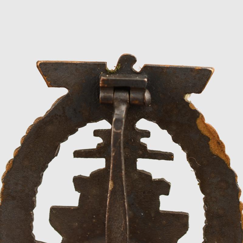 GERMAN WWII KREIGSMARINE HIGH SEAS FLEET BADGE.