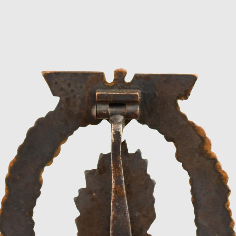GERMAN WWII KRIEGSMARINE MINESWEEPER BADGE.
