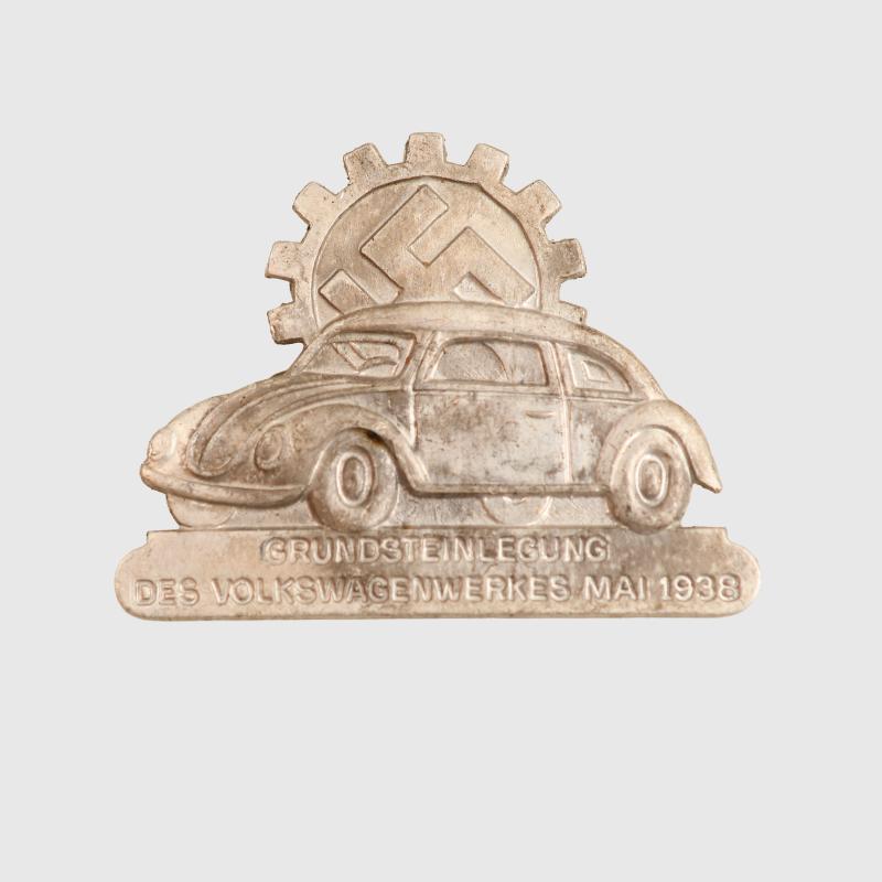 GERMAN WWII VOLKSWAGEN BEETLE TINNY.