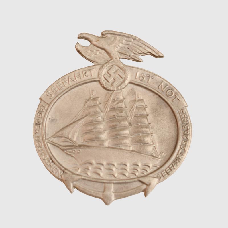 GERMAN WWII SAILING TINNY.