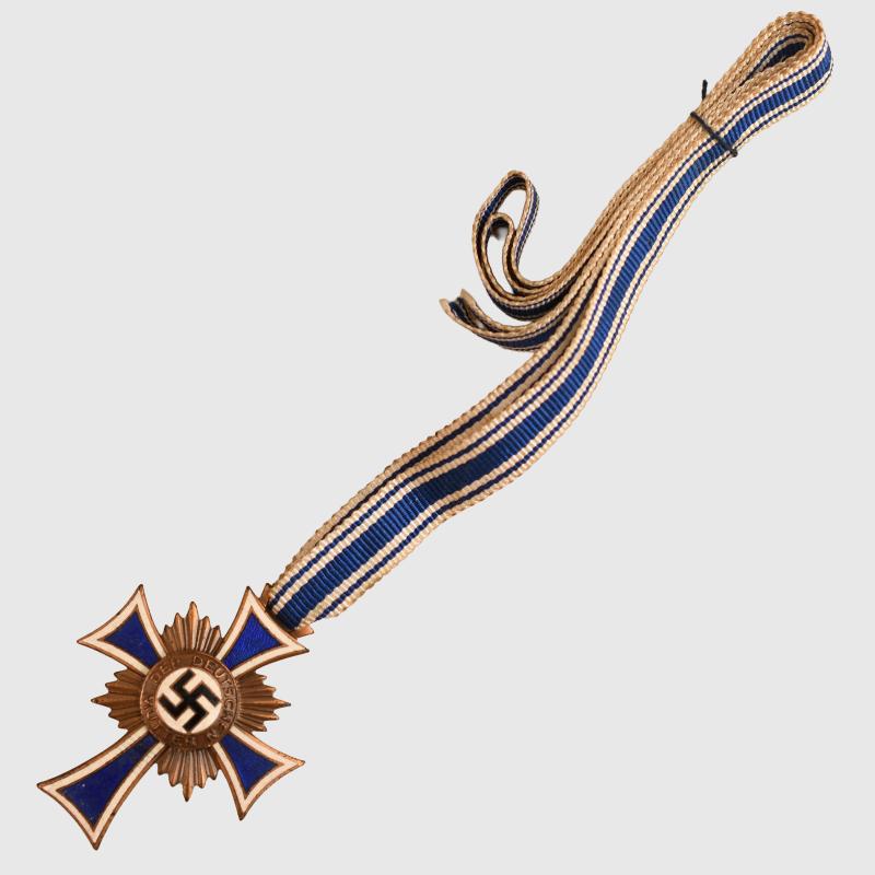 GERMAN WWII MOTHERS CROSS IN BRONZE.