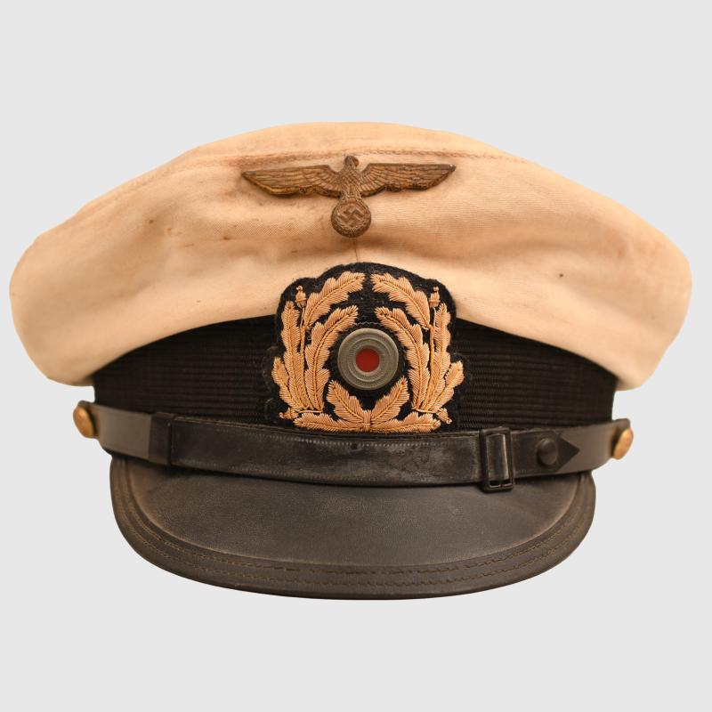 GERMAN WWII KRIEGSMARINE NCO WHITE TOP VISOR CAP.