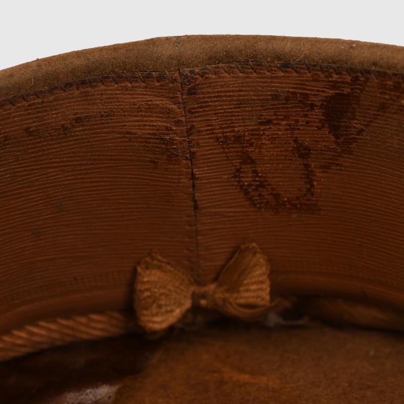 BRITISH WWII MID WAR PERIOD NORHAMPTONSHIRE REGIMENT OFFICERS VISOR CAP.