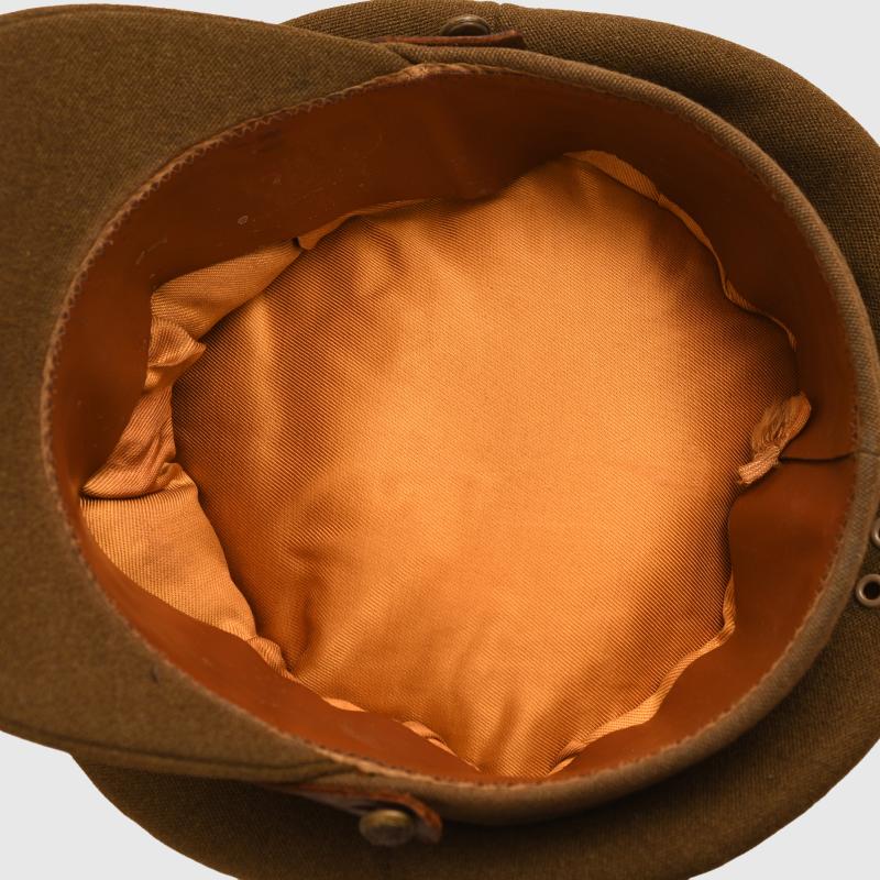 BRITISH WWII WEST RIDING REGIMENT OFFICERS VISOR CAP.