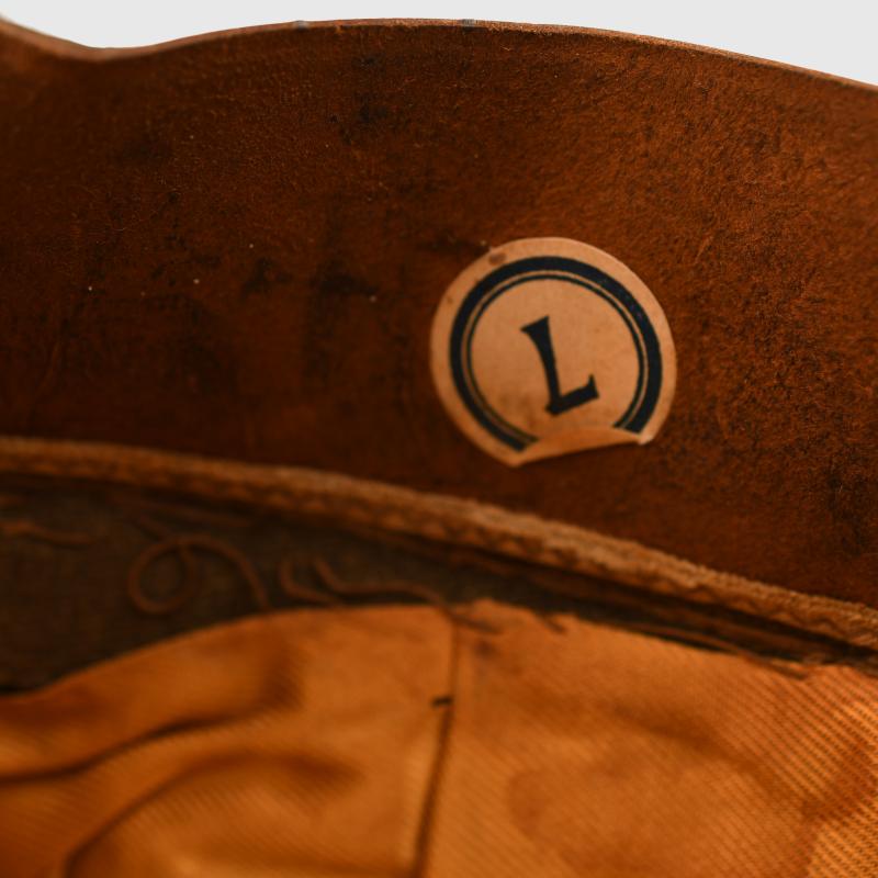 BRITISH WWII WEST RIDING REGIMENT OFFICERS VISOR CAP.