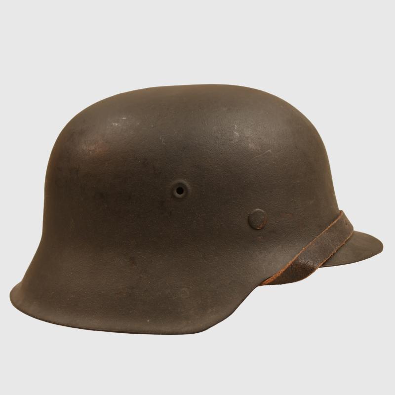 GERMAN WWII LUFTWAFFE SINGLE DECAL M.42 COMBAT HELMET WITH VERY LITTLE WEAR USE.